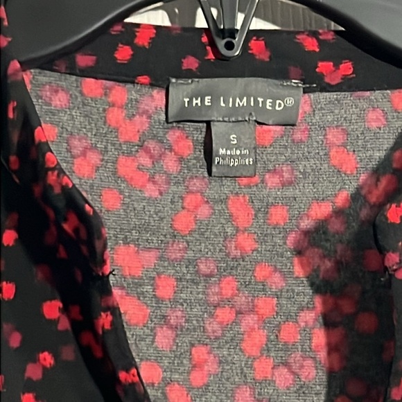 The Limited Women’s blouse - Size Small - Red, Black and Maroon V-Neck - Picture 5 of 7